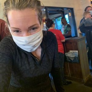 Meet your Posher, Olivia